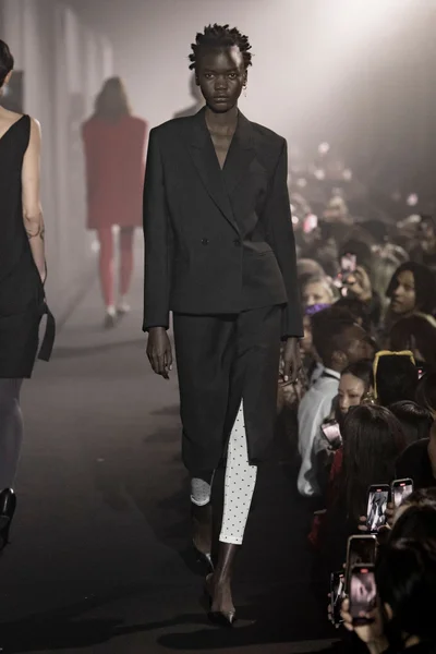 Look 28